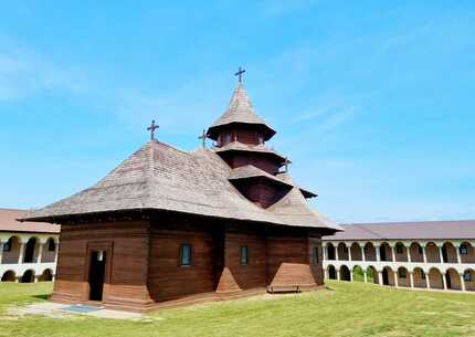 Klisura Šušare, manastir Nera i kupanje na Vračevgajskom jezeru  